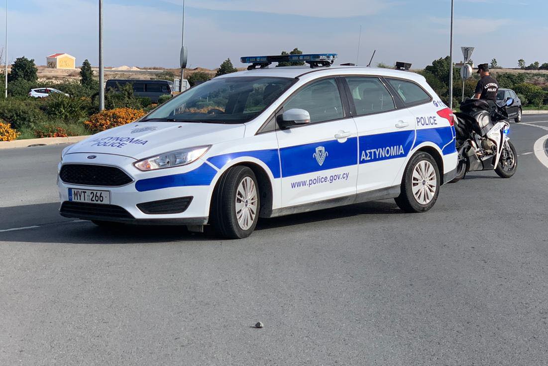 Βρήκαν πιστόλι κρυμμένο σε κιβώτιο ηλεκτρικών διακοπτών σε πολυκατοικία
