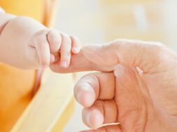 baby-child-father-451853-500×338