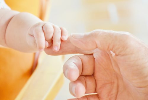 Νέες δομές παιδικής προστασίας ζητά η Βουλή – «Τα παιδιά χρειάζονται λύσεις»