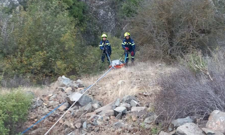 Γυναίκα εγκλωβίστηκε σε φαράγγι βάθους 40 μέτρων, στήθηκε επιχείρηση διάσωσης