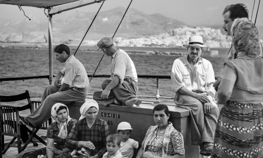 Ευτυχία Project: Τα παιδιά του ’50 επιστρέφουν στην Ελλάδα αναζητώντας τις ρίζες τους (φώτο)