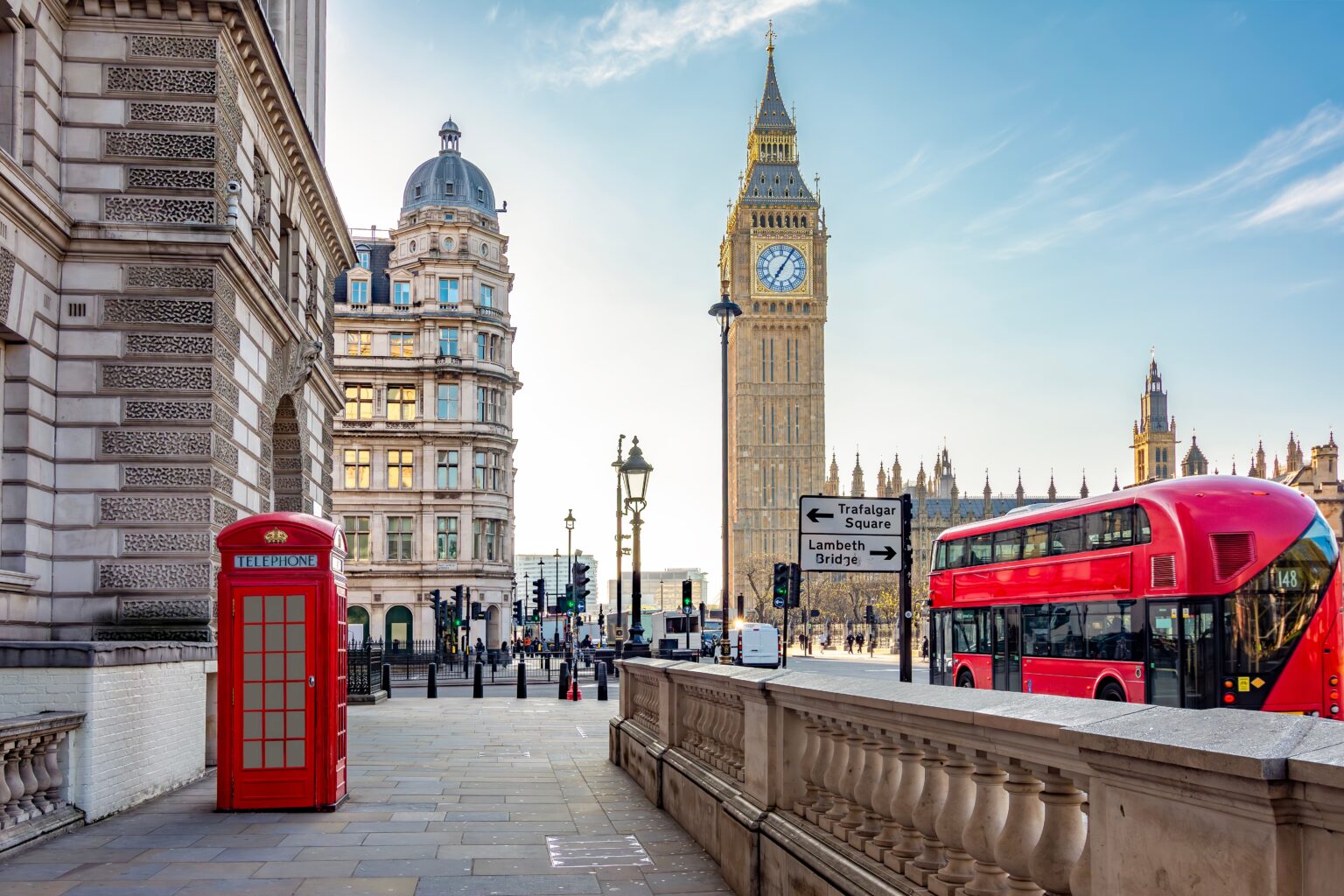 Red,Telephone,Box,And,Double-decker,Bus,On,Parliament,Square,And