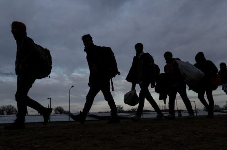 Χειροπέδες και σε 26χρονο για μεταφορά οκτώ μεταναστών από τα κατεχόμενα