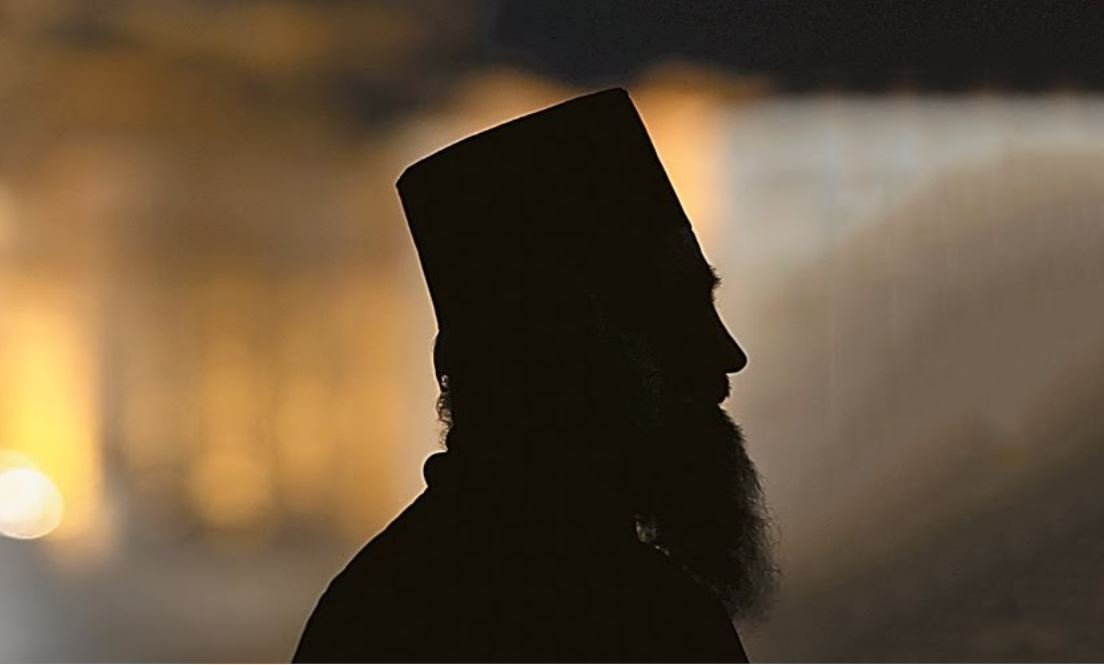 Mη παραδοχή σε όλες τις κατηγορίες απάντησε σήμερα ενώπιον του Κακουργιοδικείου ο 51χρονος μοναχός