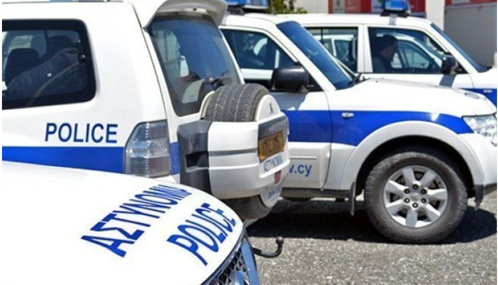 Έφοδος σε πανδοχείο στη Λεμεσό – Χειροπέδες σε 20 παράνομους αλλοδαπούς